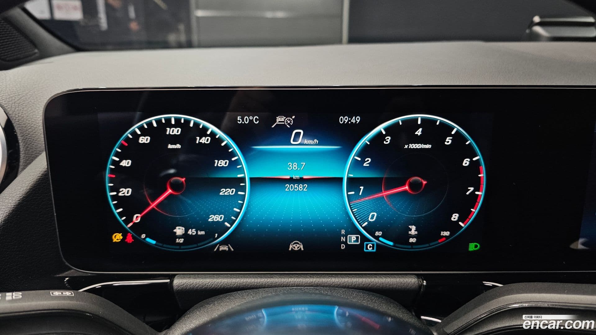 Main__Slider__Photo:GLA-Class Mercedes-Benz 2022.11-7