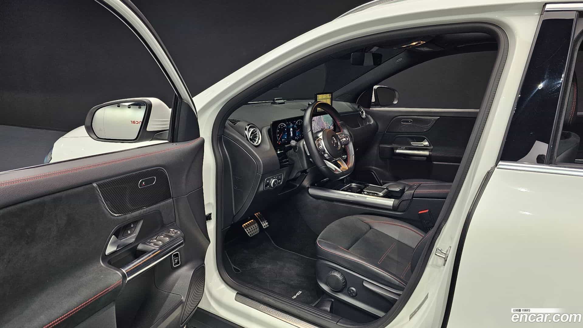 GLA-Class Mercedes-Benz 2022.11-OPTION-015