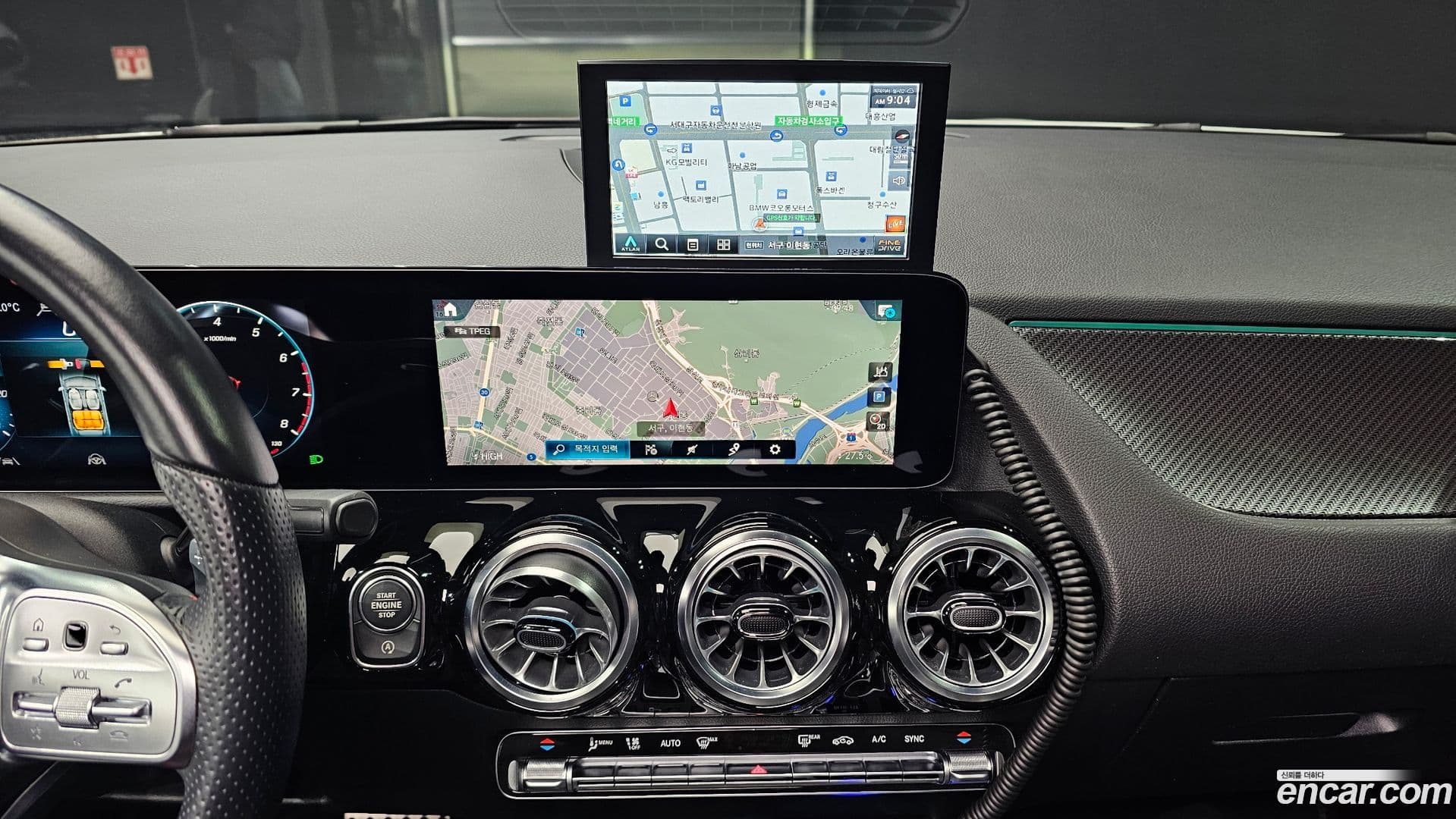 Main__Slider__Photo:GLA-Class Mercedes-Benz 2022.11-14