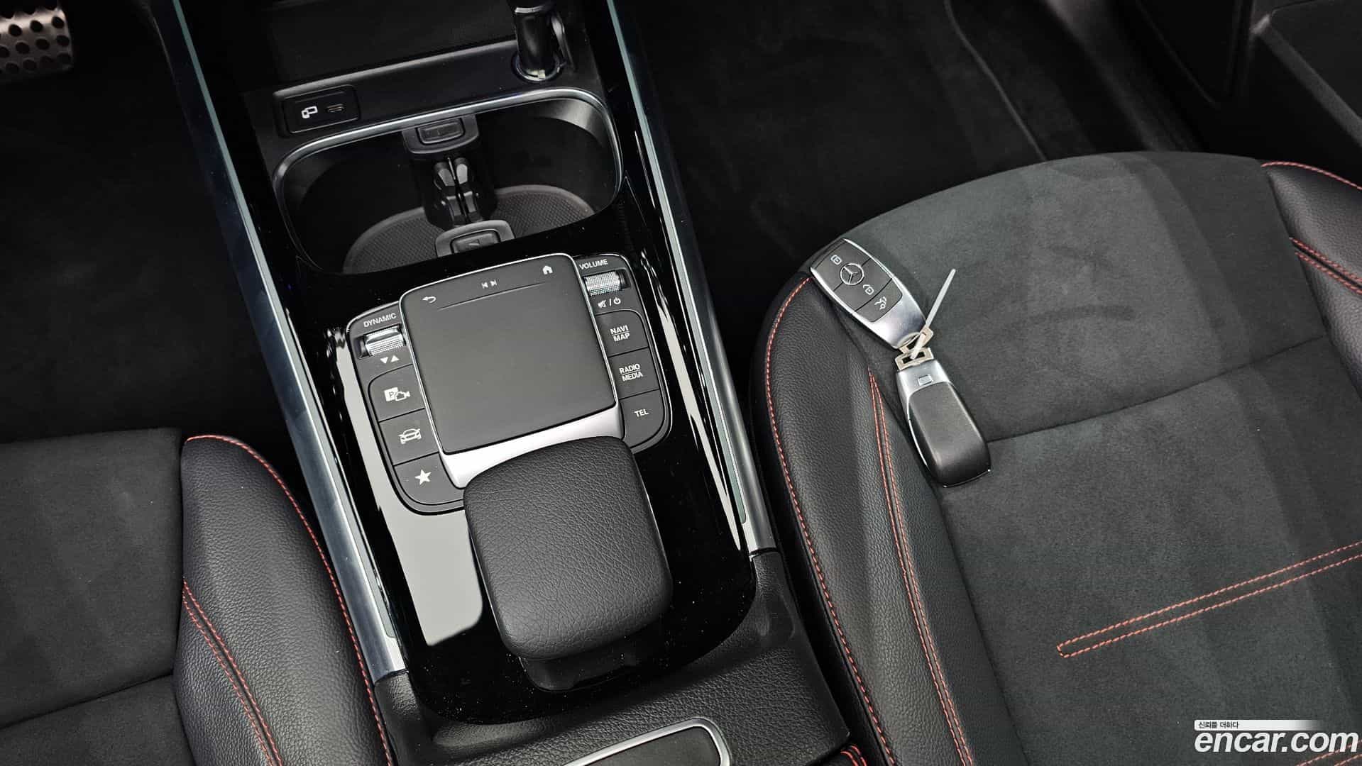 GLA-Class Mercedes-Benz 2022.11-OPTION-022