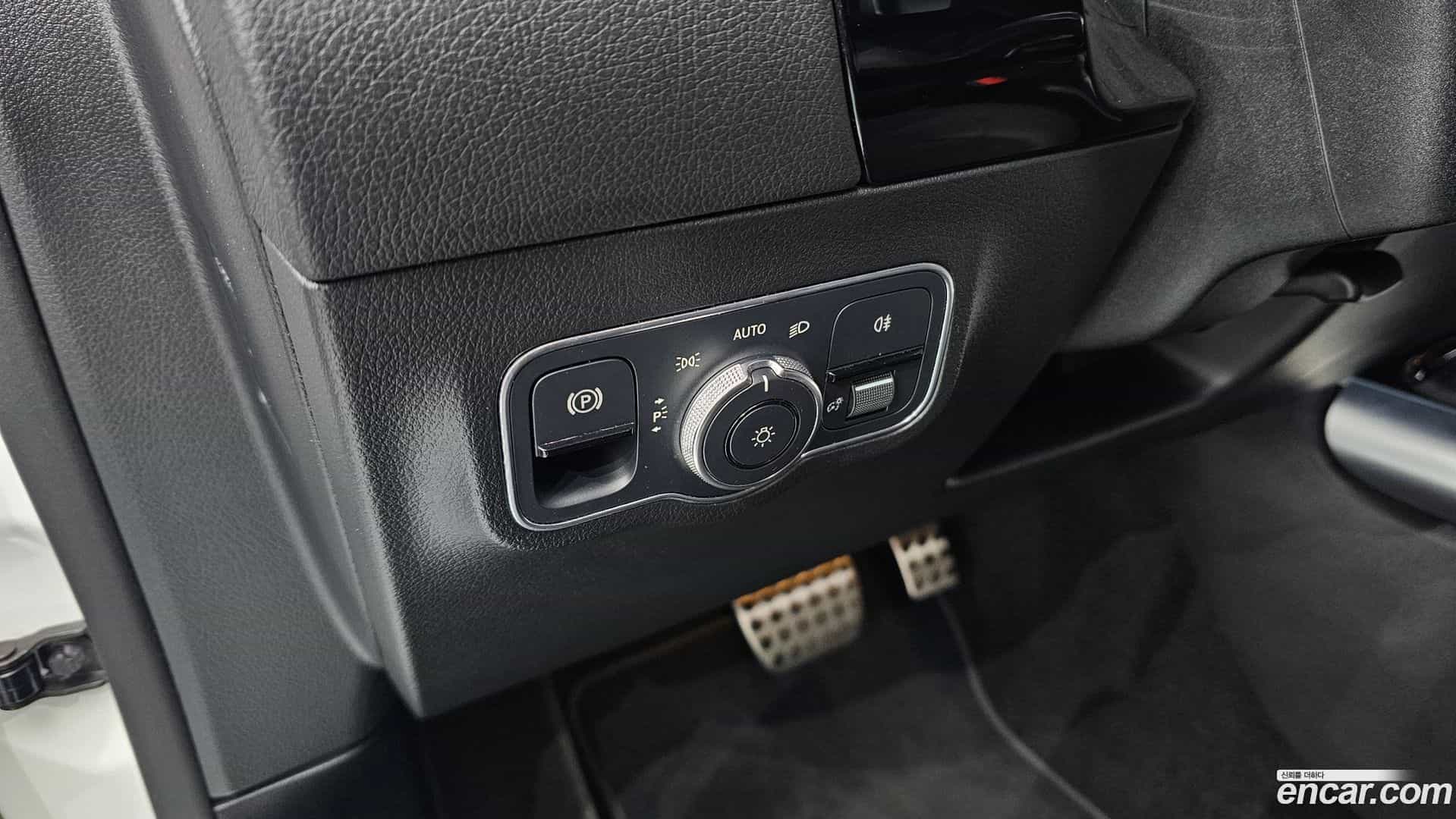 GLA-Class Mercedes-Benz 2022.11-OPTION-024