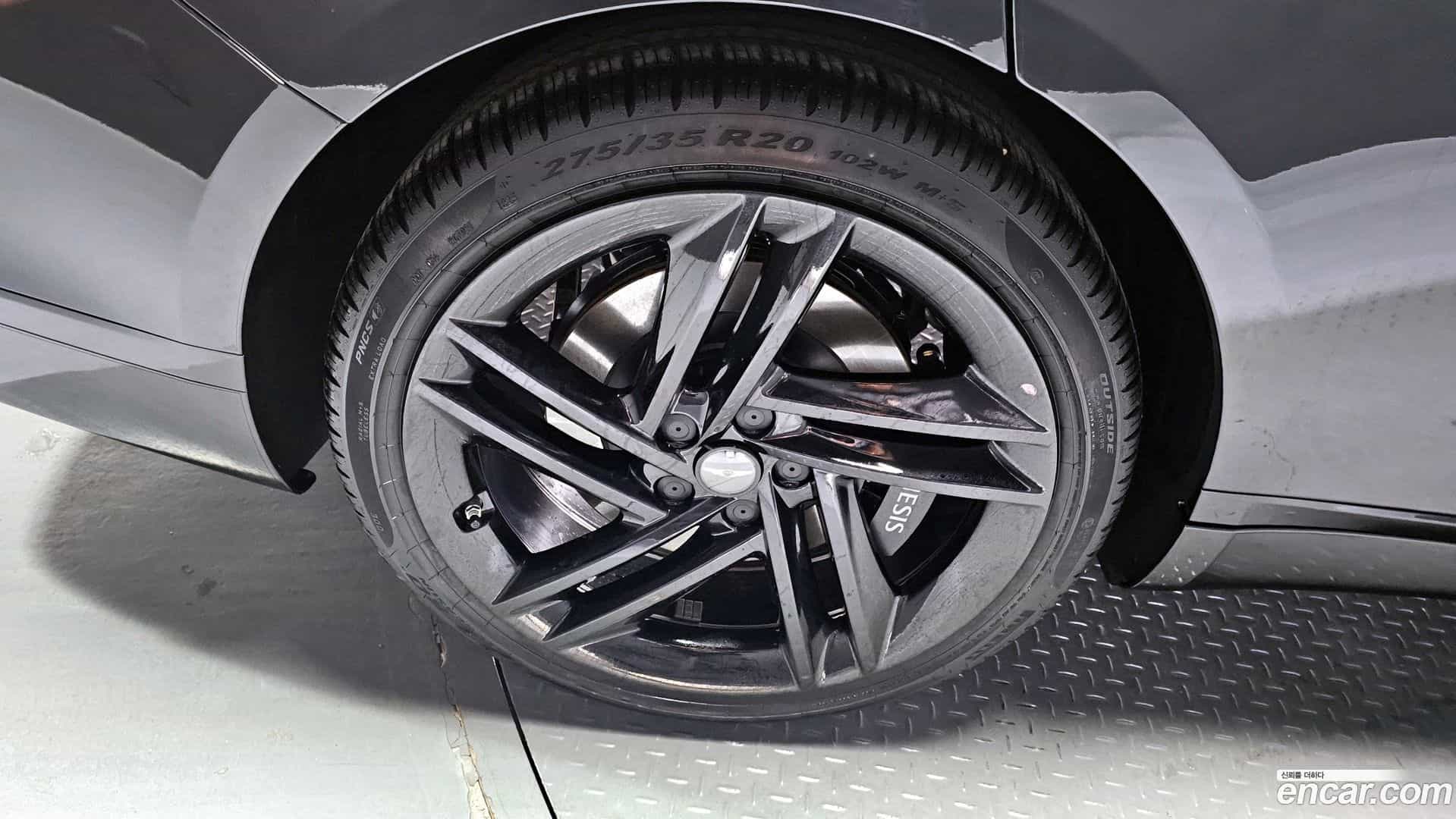 G80 Genesis 2025.10-OUTER-005