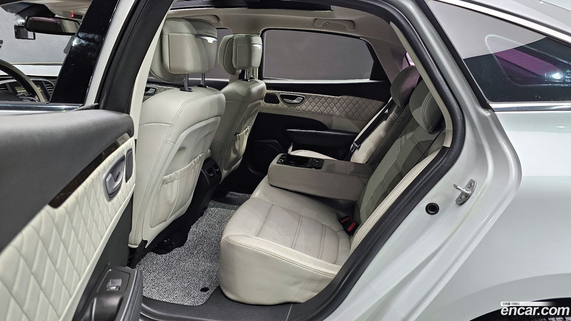 Main__Slider__Photo:SM6 Renault-KoreaSamsung 2016.11-11