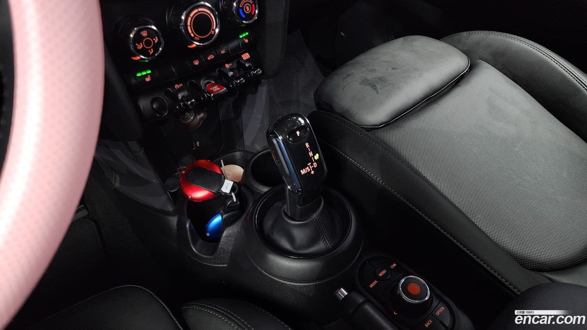 Main__Slider__Photo:Cooper Mini 2021.0-8