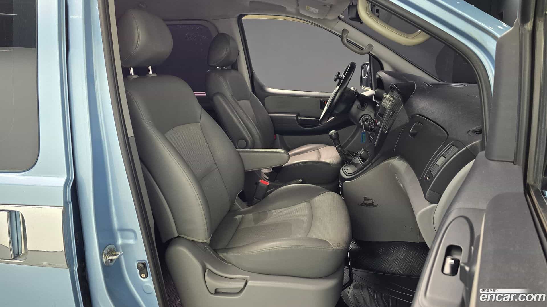 Starex Hyundai 2010.1-INNER-010