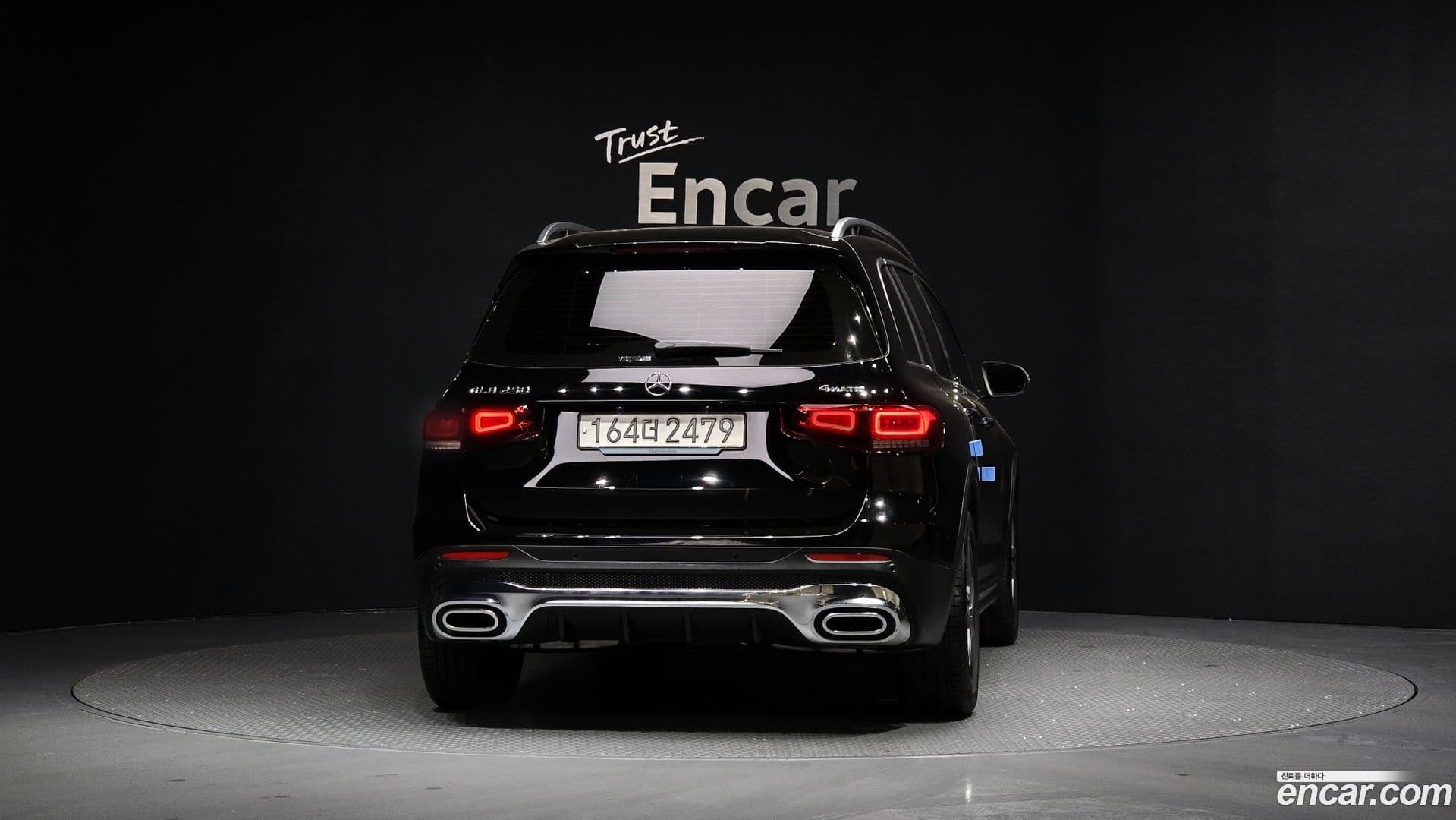 Main__Slider__Photo:GLB-Class Mercedes-Benz 2023.9-3