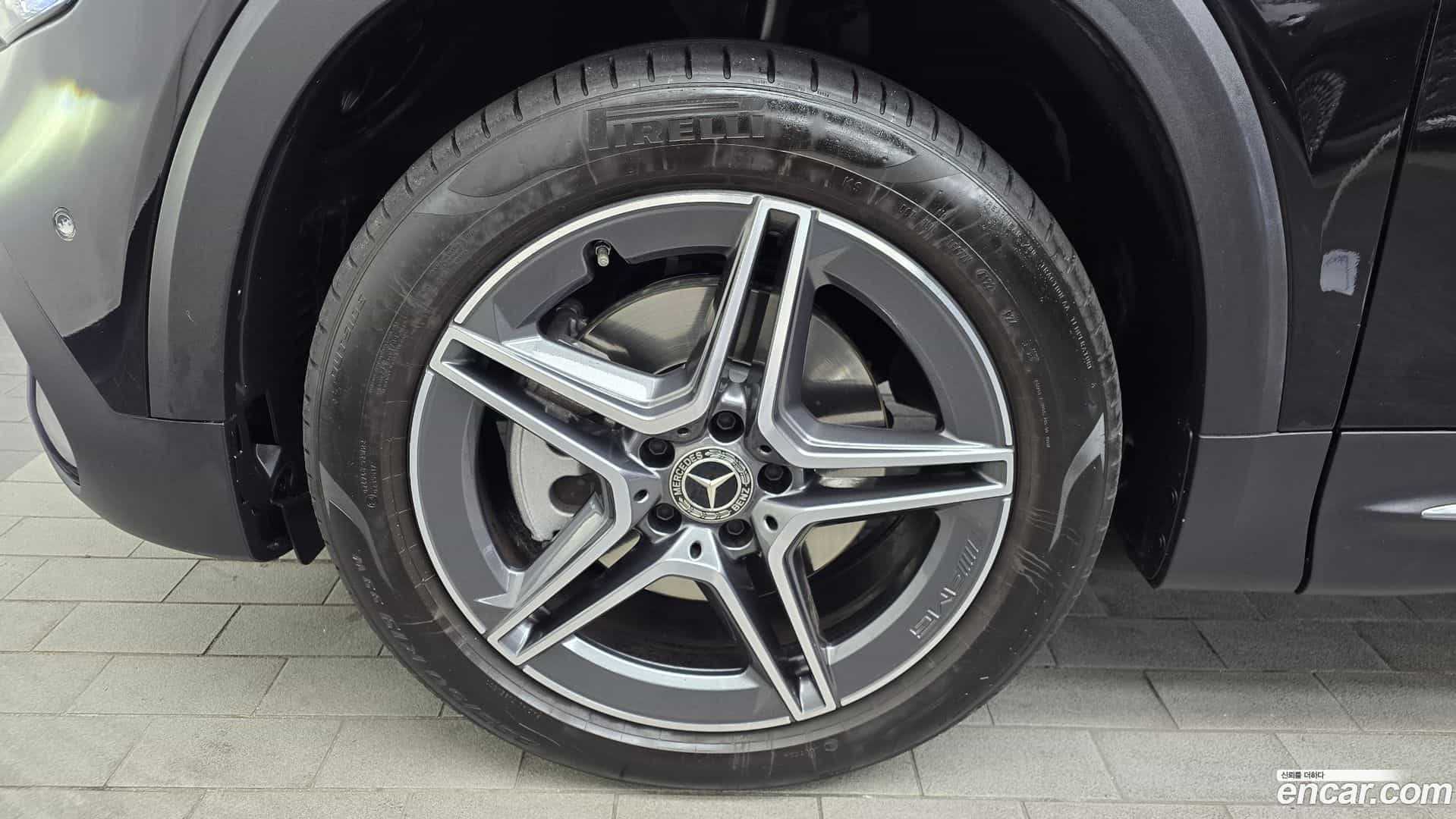 GLB-Class Mercedes-Benz 2023.9-OUTER-005