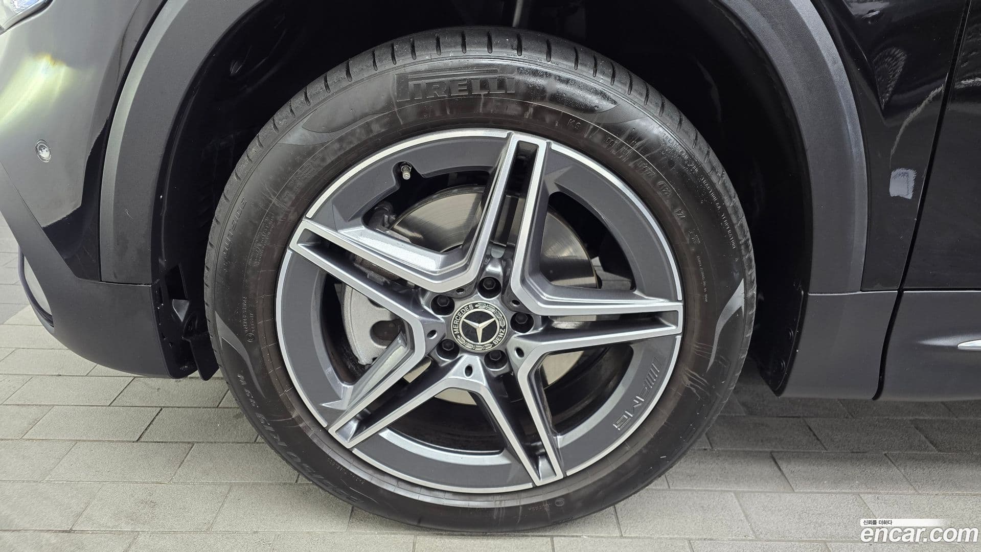 Main__Slider__Photo:GLB-Class Mercedes-Benz 2023.9-4