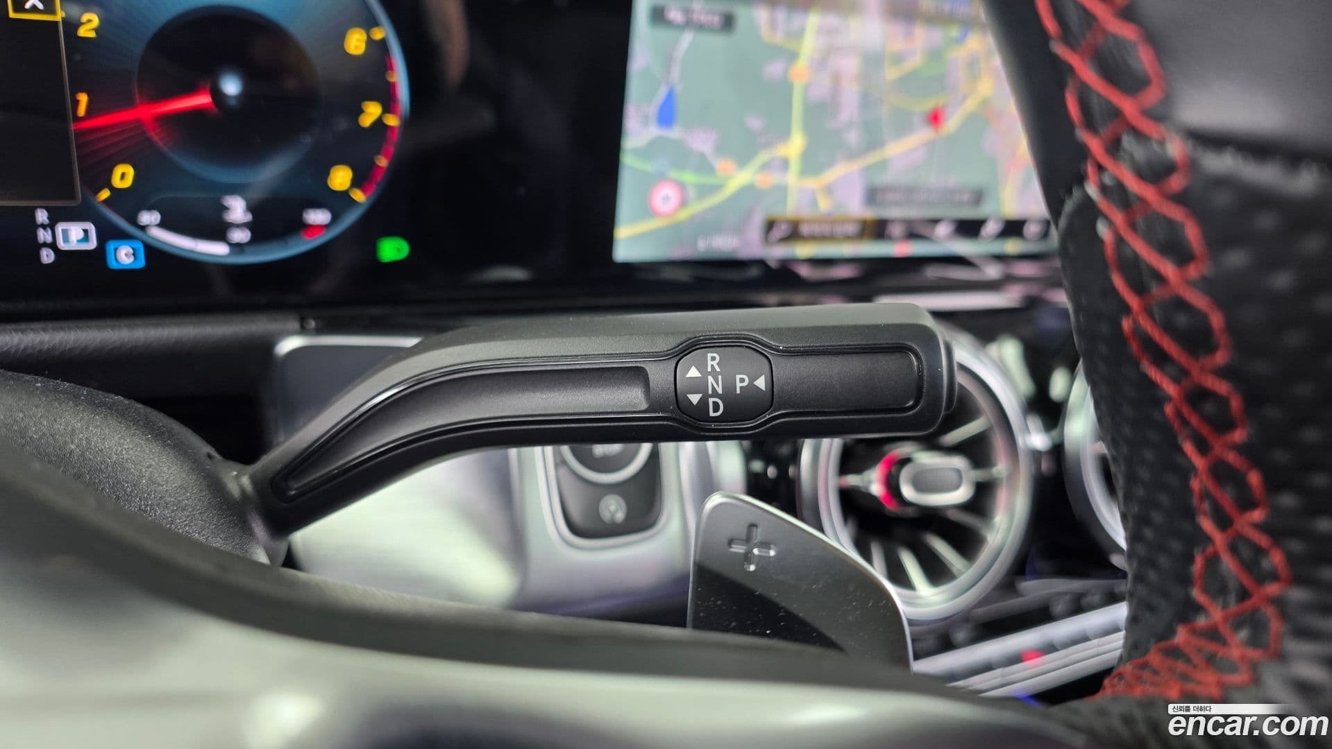 Main__Slider__Photo:GLB-Class Mercedes-Benz 2023.9-8