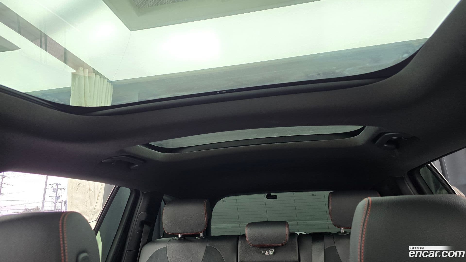 Main__Slider__Photo:GLB-Class Mercedes-Benz 2023.9-17