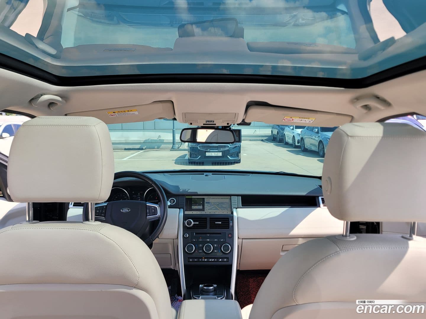 Main__Slider__Photo:Discovery Sport Land Rover 2018.3-18