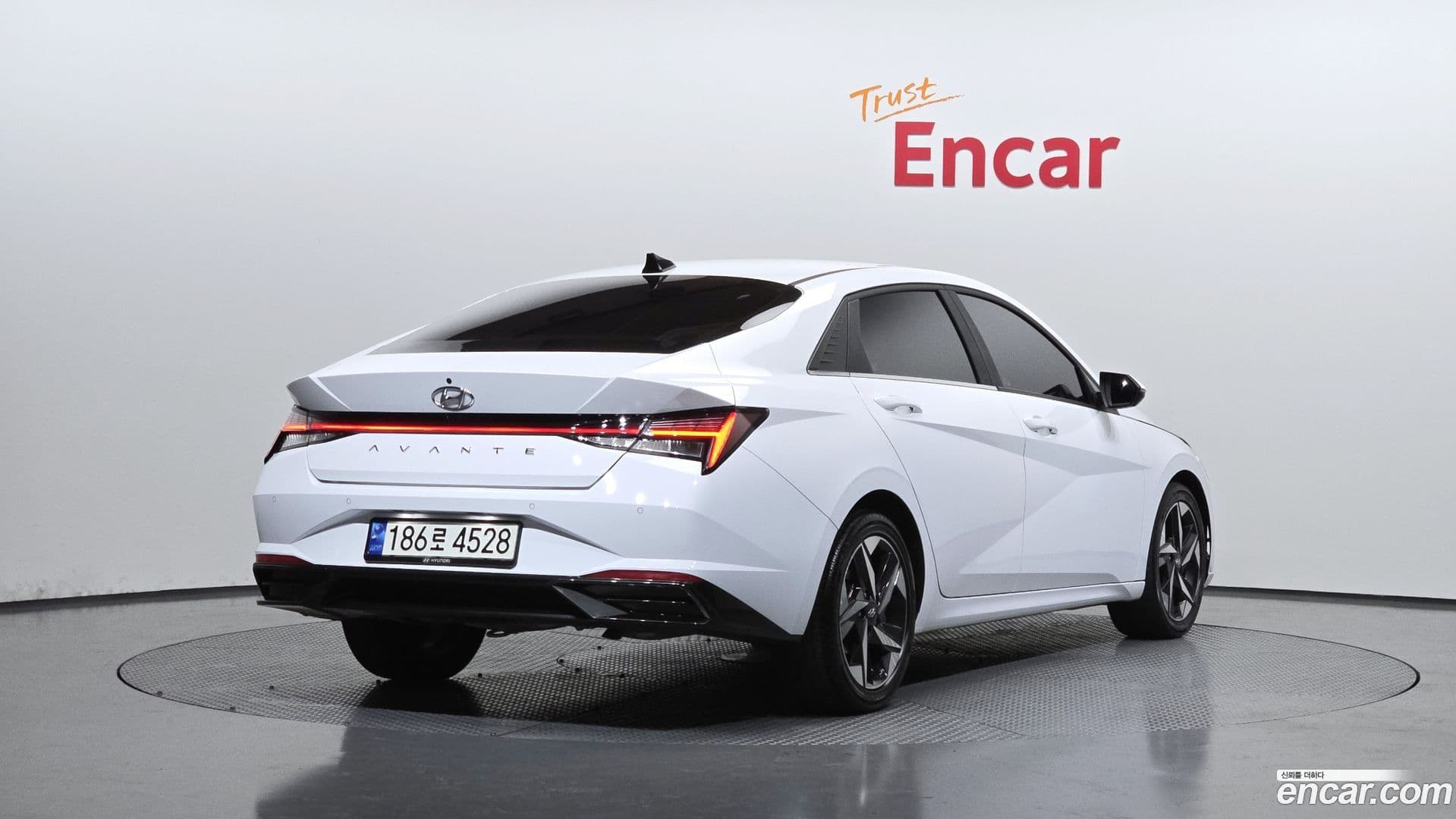 Main__Slider__Photo:AVANTE Hyundai 2021.6-1
