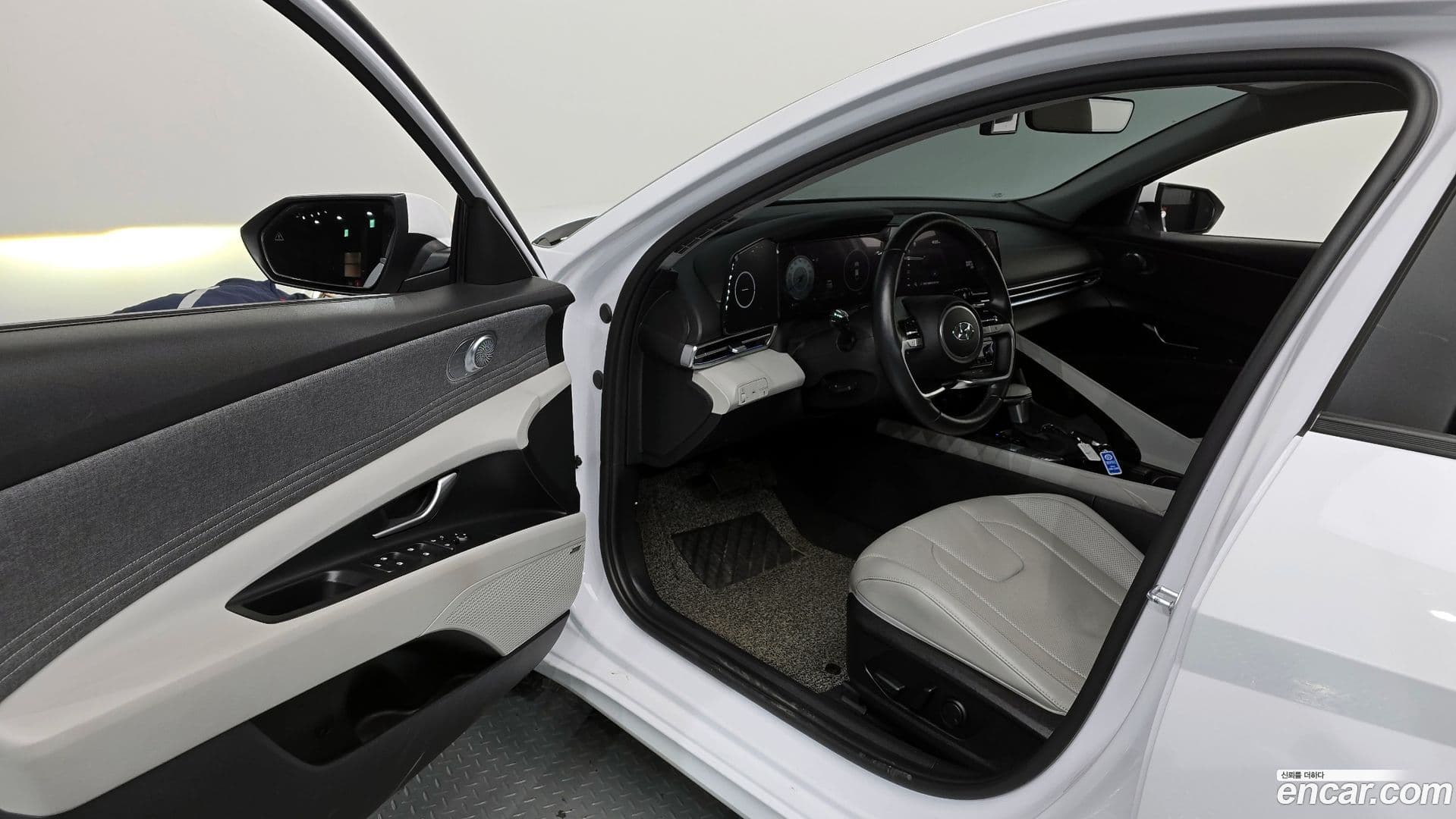 Main__Slider__Photo:AVANTE Hyundai 2021.6-9