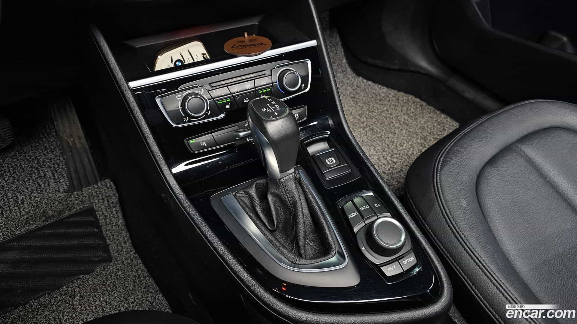 2-Series BMW 2017.5-INNER-009