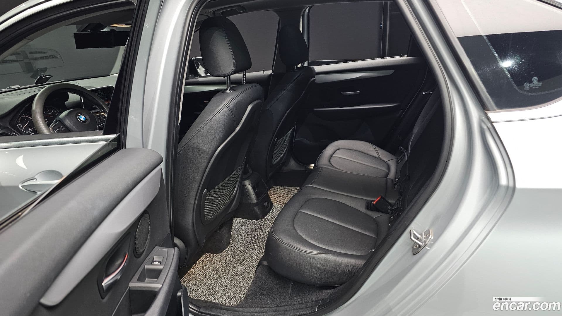 Main__Slider__Photo:2-Series BMW 2017.5-11