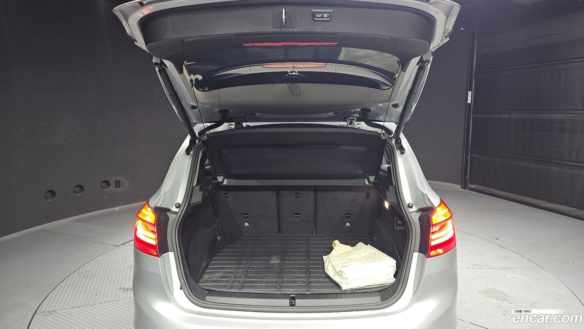 Main__Slider__Photo:2-Series BMW 2017.5-19