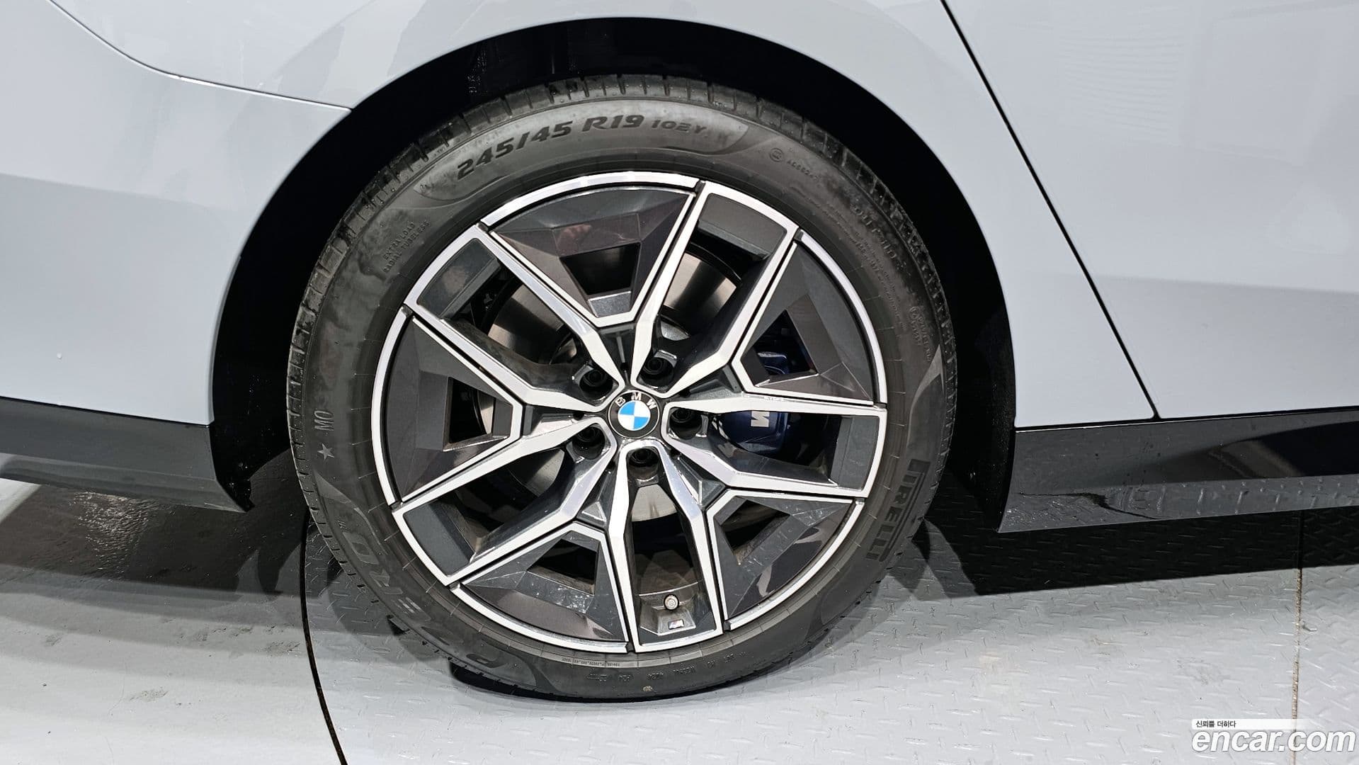 Main__Slider__Photo:5-Series BMW 2025.0-4