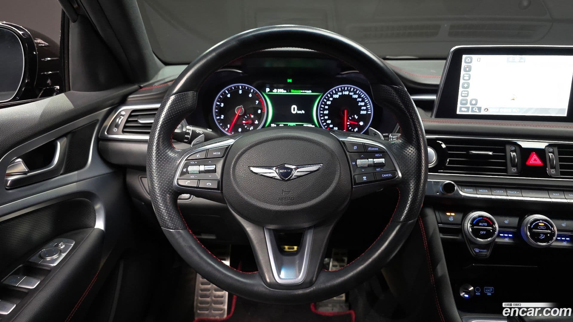 Main__Slider__Photo:G70 Genesis 2018.1-12