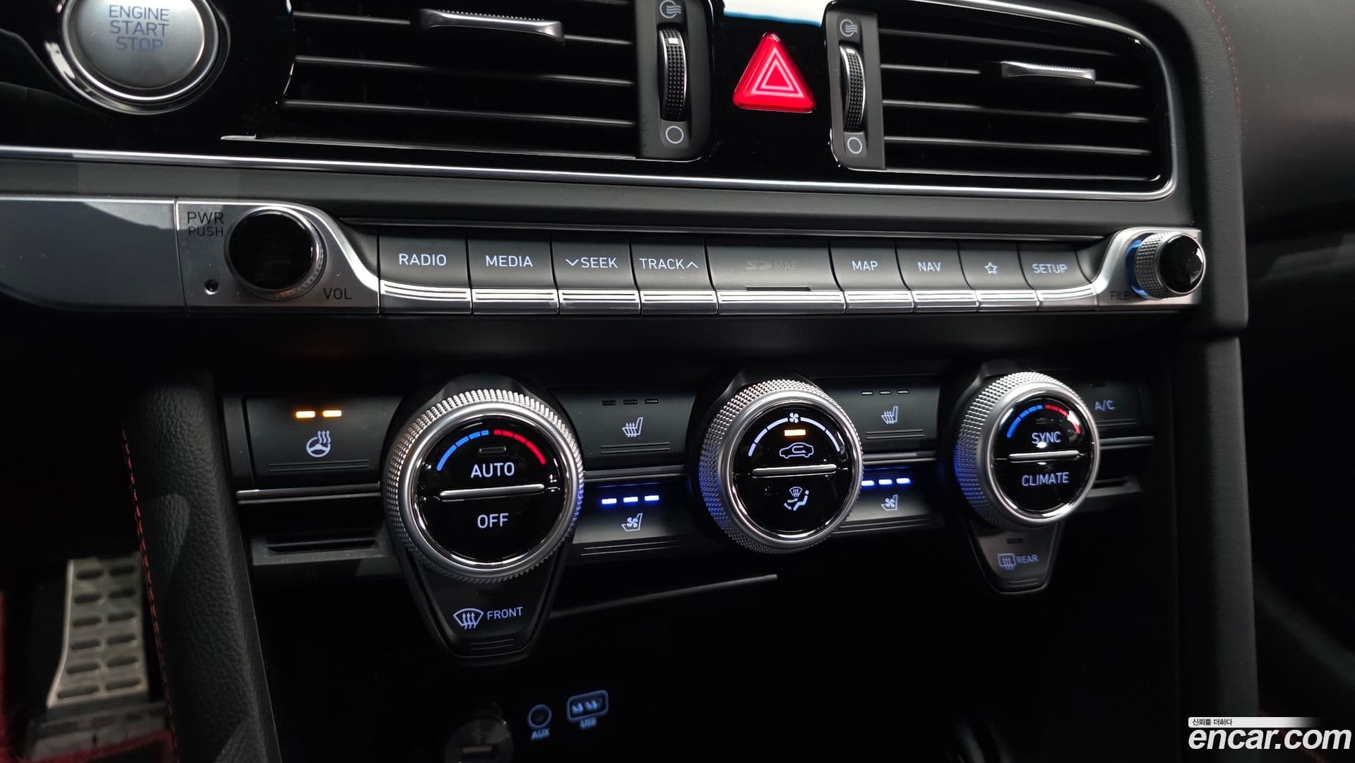 Main__Slider__Photo:G70 Genesis 2018.1-16