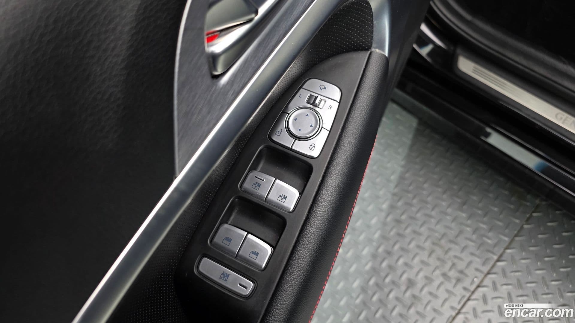 Main__Slider__Photo:G70 Genesis 2018.1-17