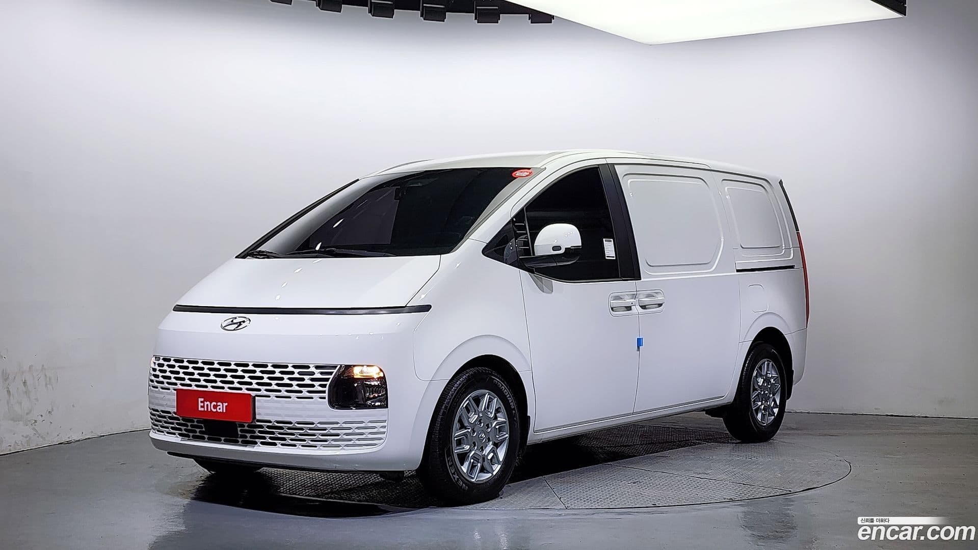 Main__Slider__Photo:Staria Hyundai 2022.1-0