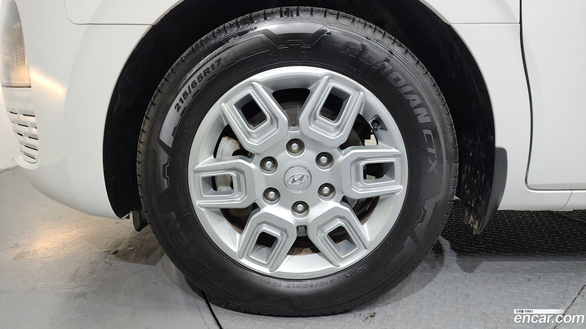 Main__Slider__Photo:Staria Hyundai 2022.1-4