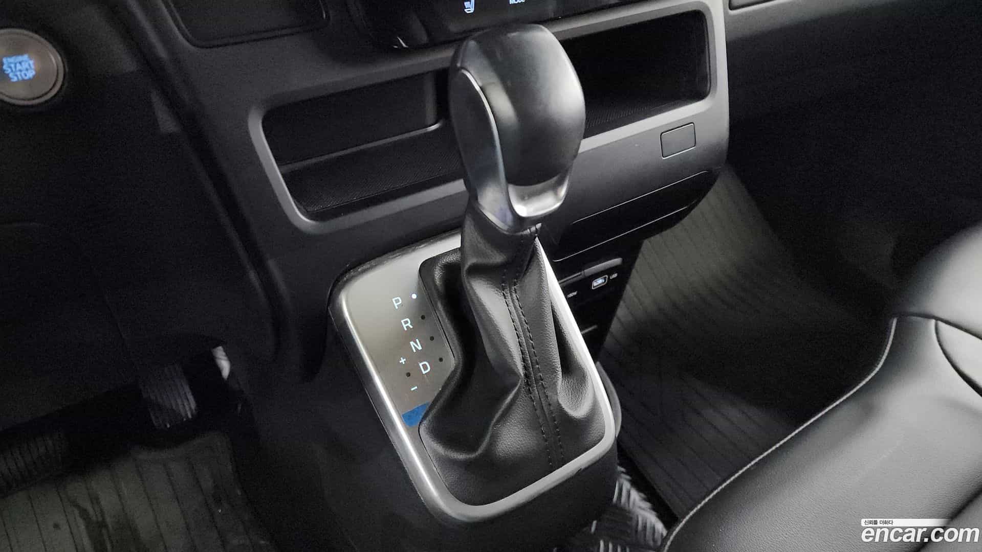 Staria Hyundai 2022.1-INNER-009