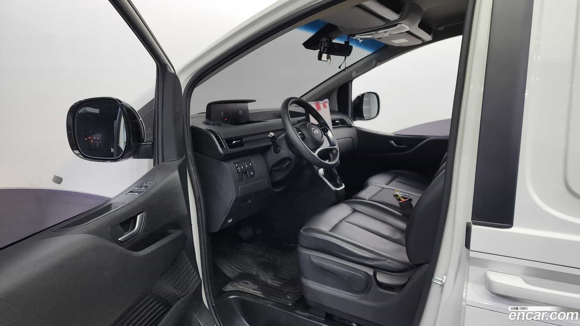 Staria Hyundai 2022.1-INNER-010