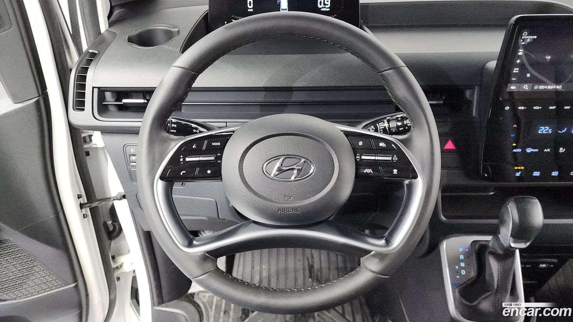 Main__Slider__Photo:Staria Hyundai 2022.1-13