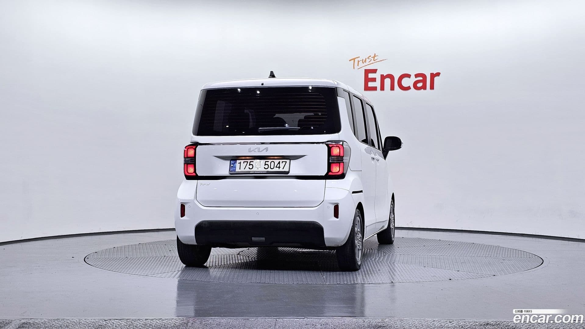 Main__Slider__Photo:RAY Kia 2024.0-3