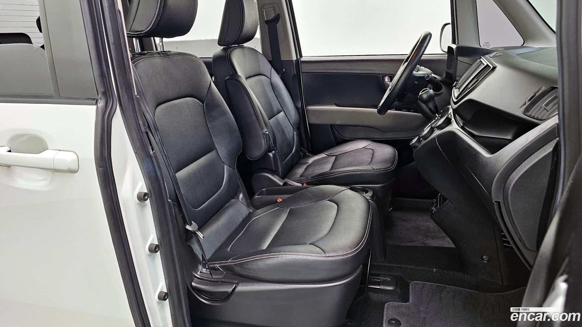 Main__Slider__Photo:RAY Kia 2024.0-9