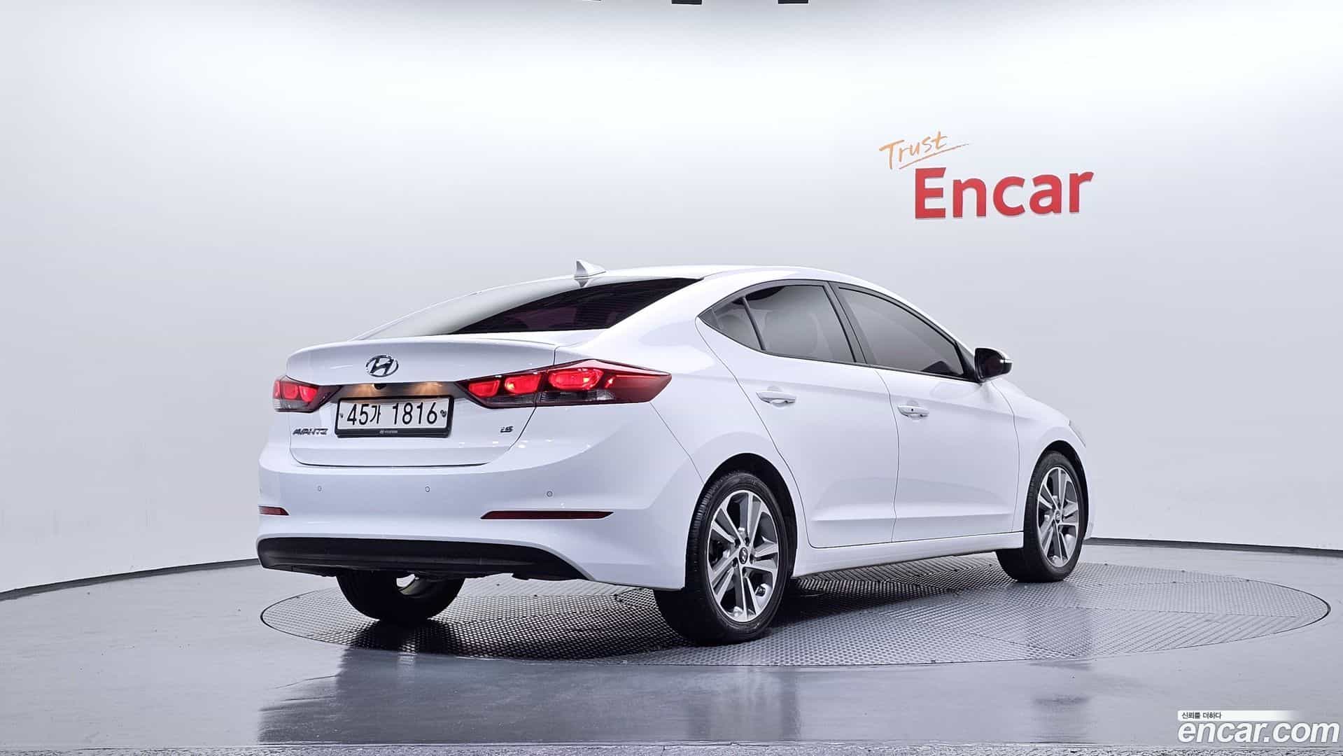 AVANTE Hyundai 2017.11-OUTER-002