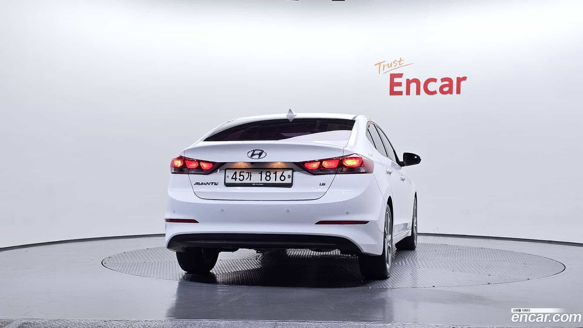 AVANTE Hyundai 2017.11-OUTER-004
