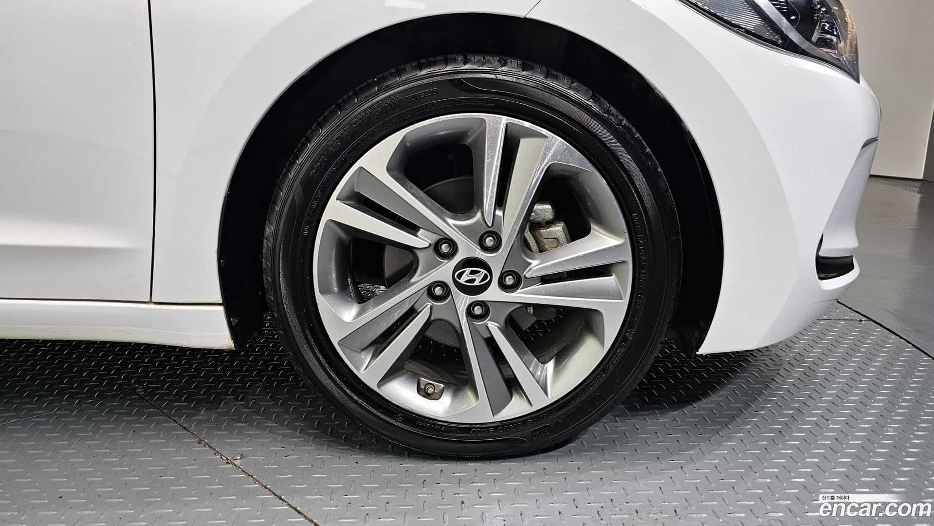 AVANTE Hyundai 2017.11-OUTER-005