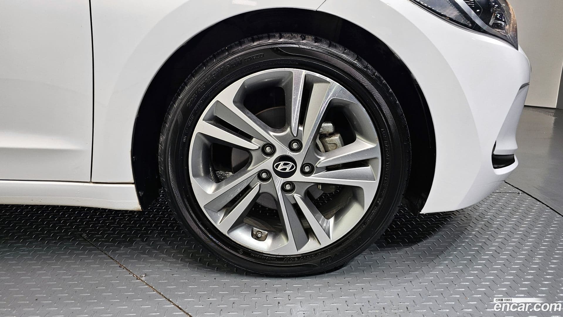 Main__Slider__Photo:AVANTE Hyundai 2017.11-4