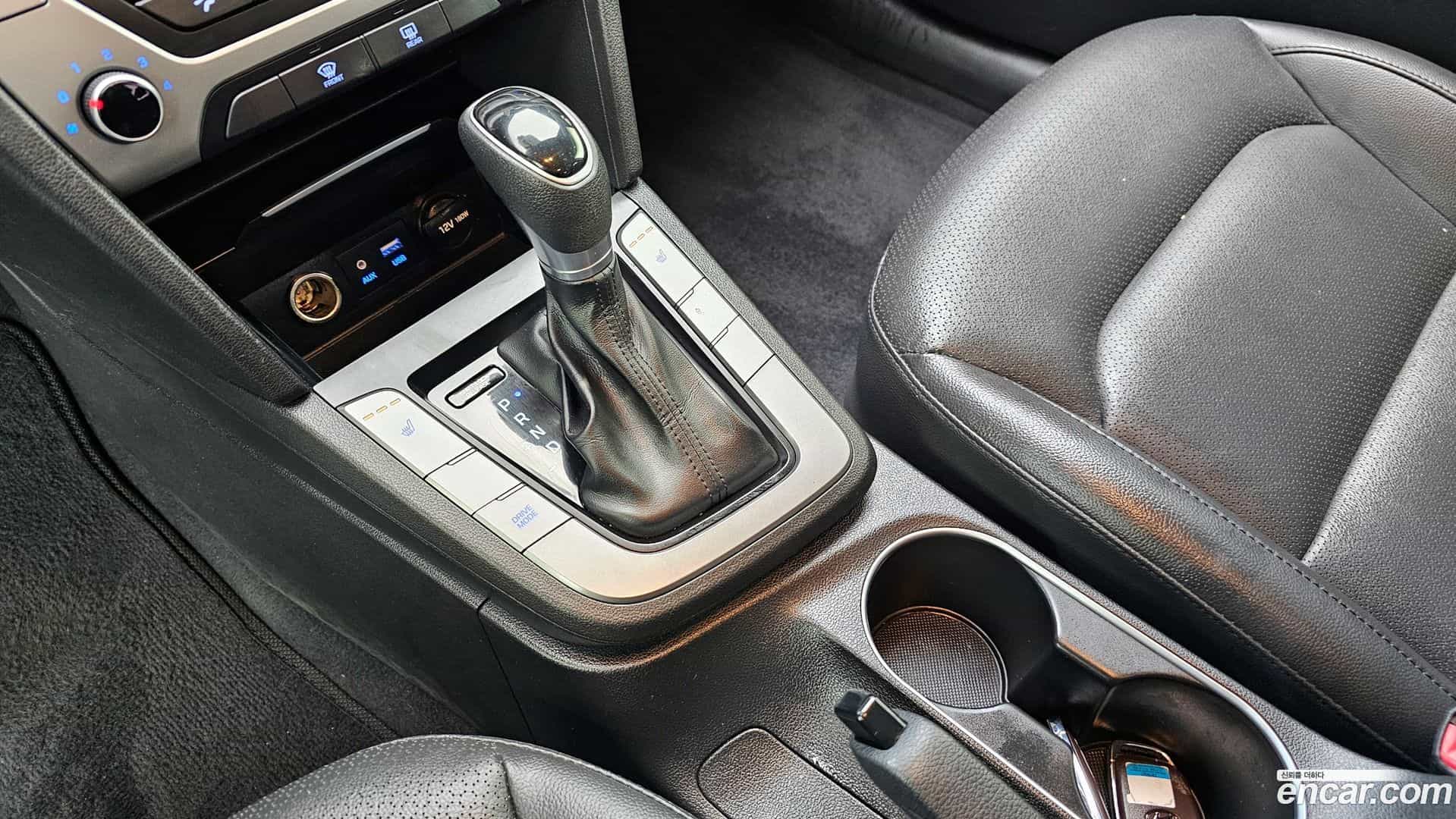 AVANTE Hyundai 2017.11-INNER-009