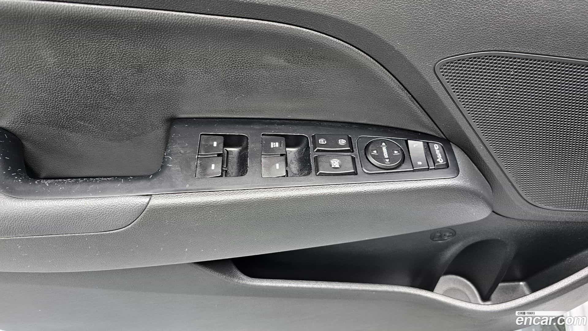 AVANTE Hyundai 2017.11-OPTION-021