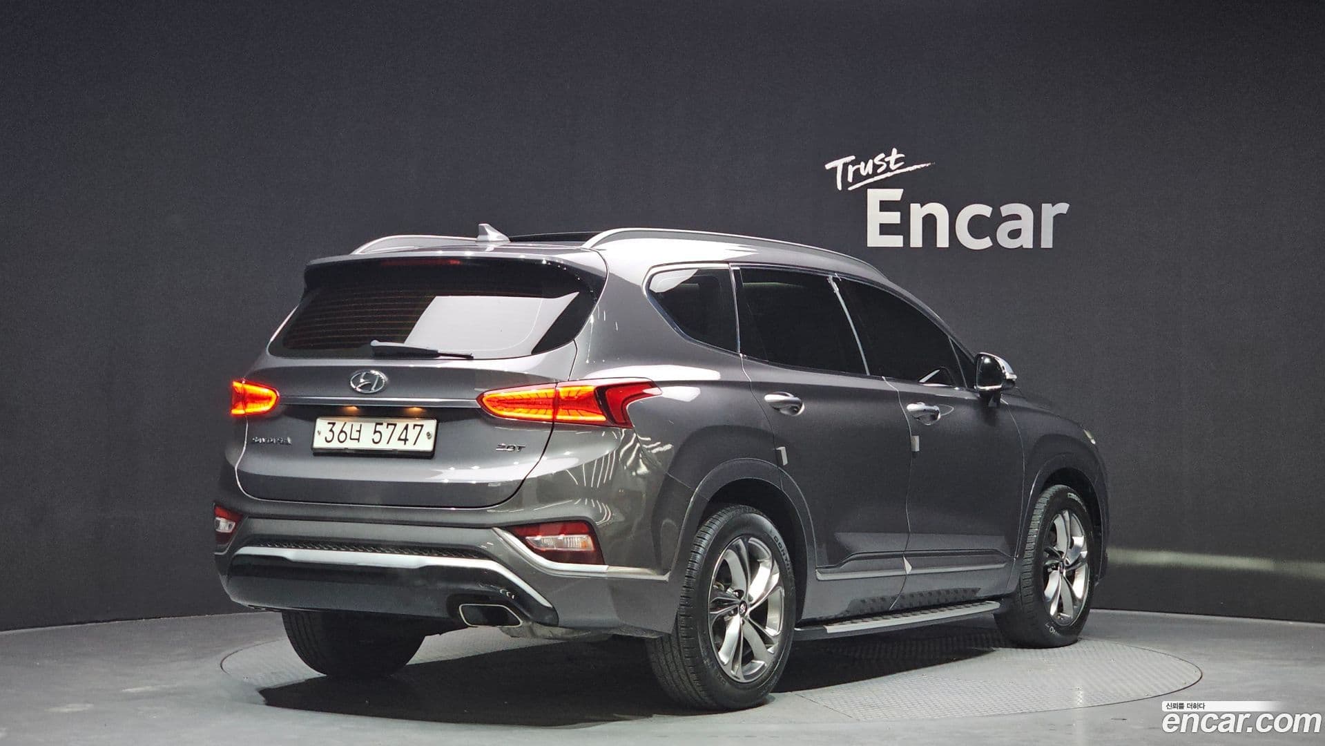 Main__Slider__Photo:Santafe Hyundai 2019.0-1