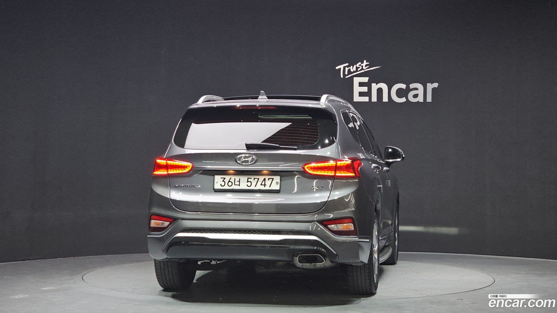 Main__Slider__Photo:Santafe Hyundai 2019.0-3