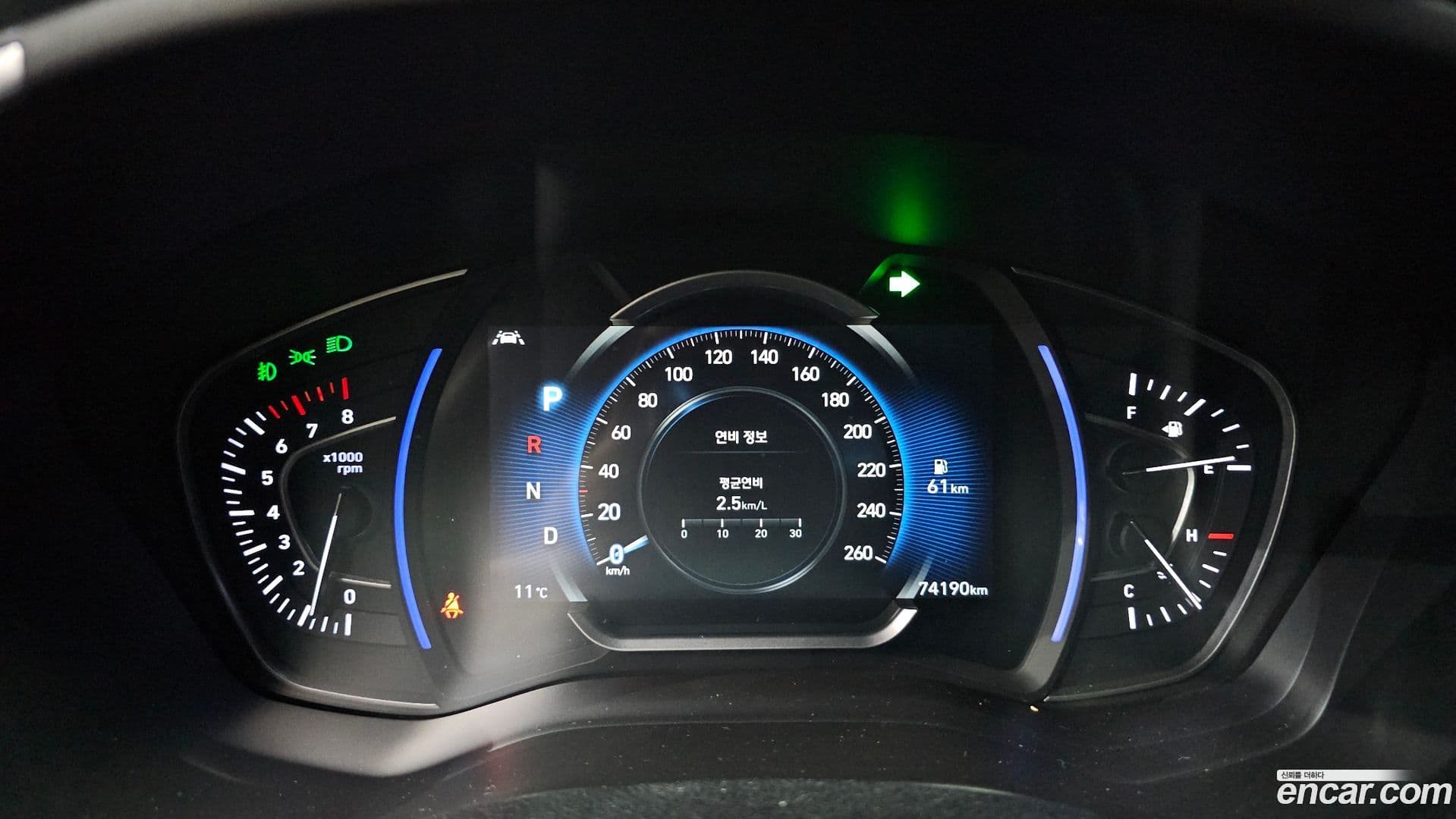 Main__Slider__Photo:Santafe Hyundai 2019.0-7