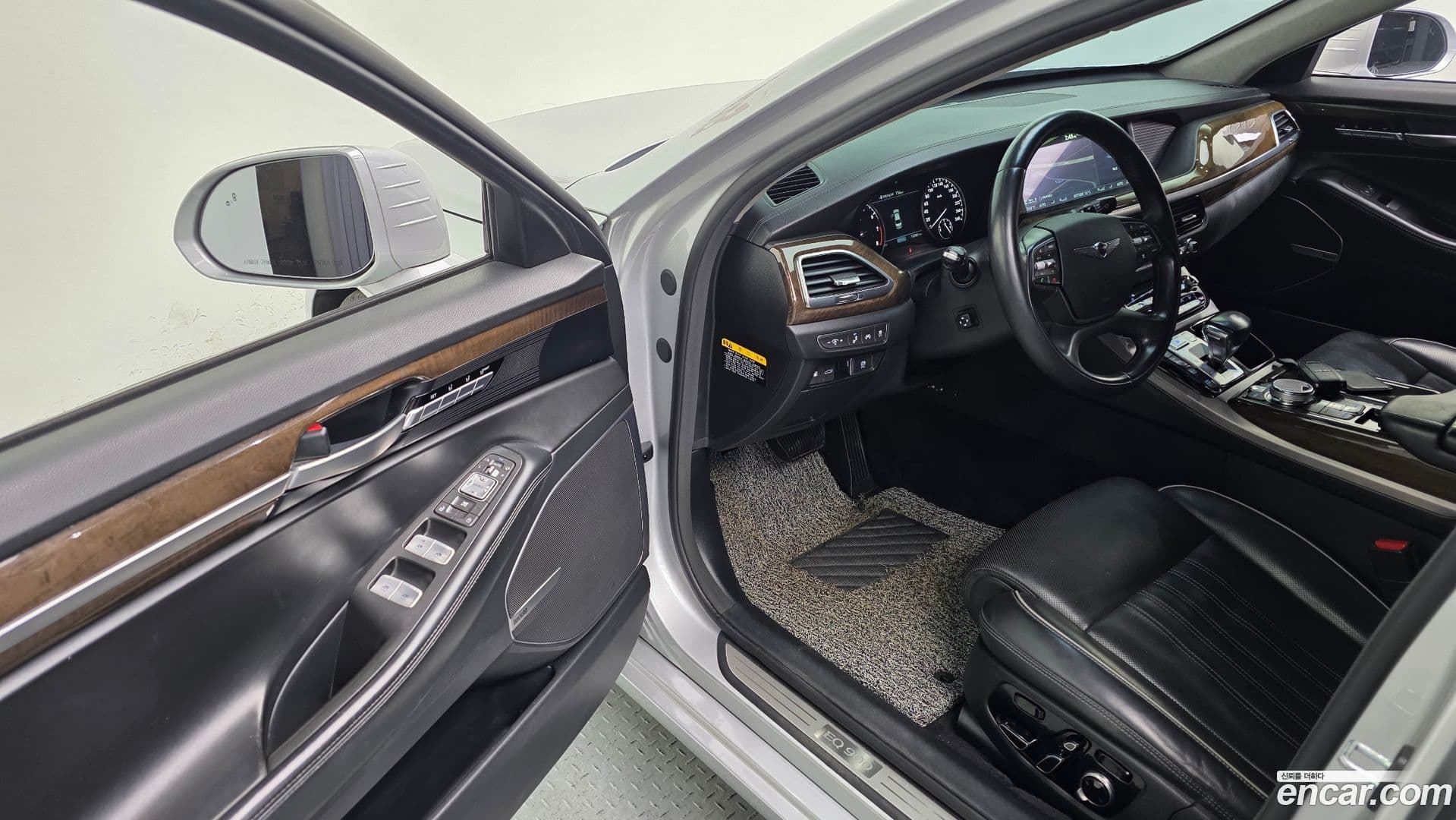 Main__Slider__Photo:EQ900 Genesis 2016.3-12