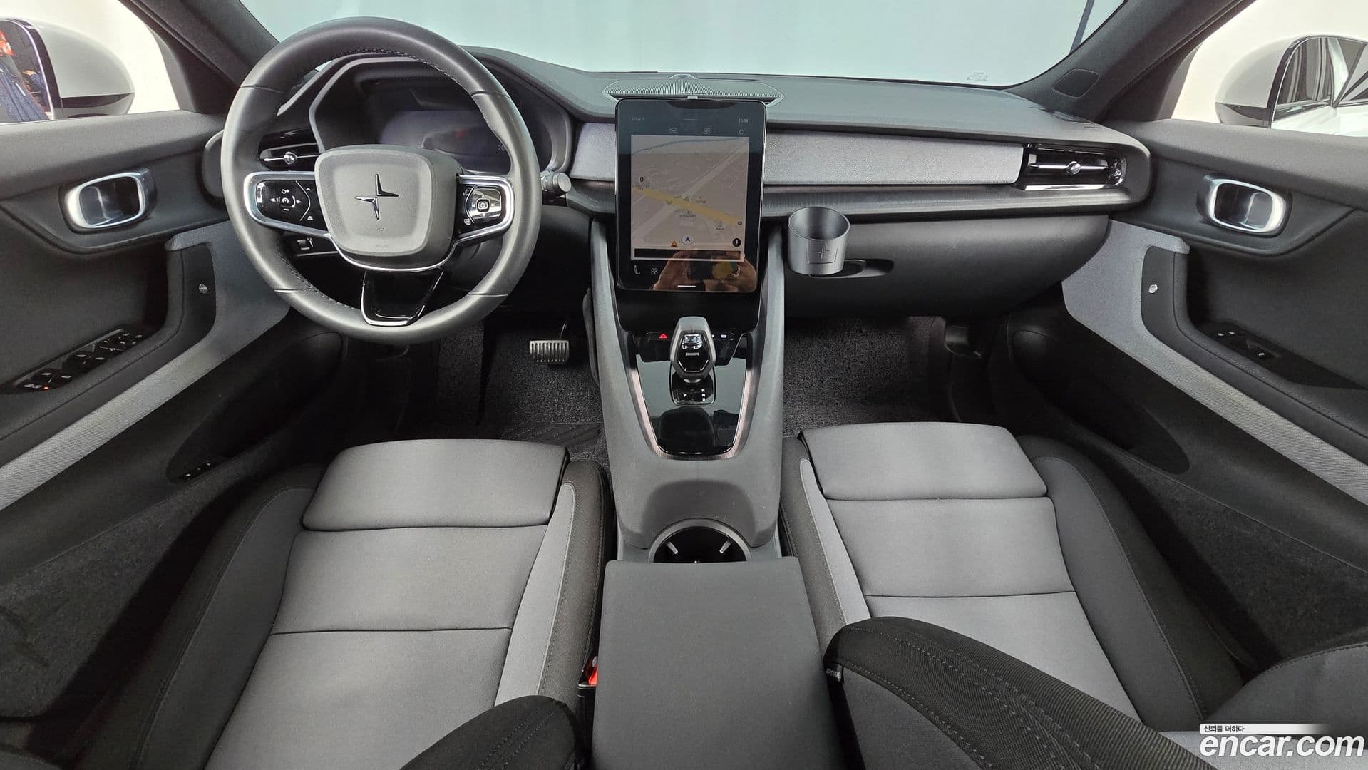 Main__Slider__Photo:Polestar 2 Polestar 2022.6-6