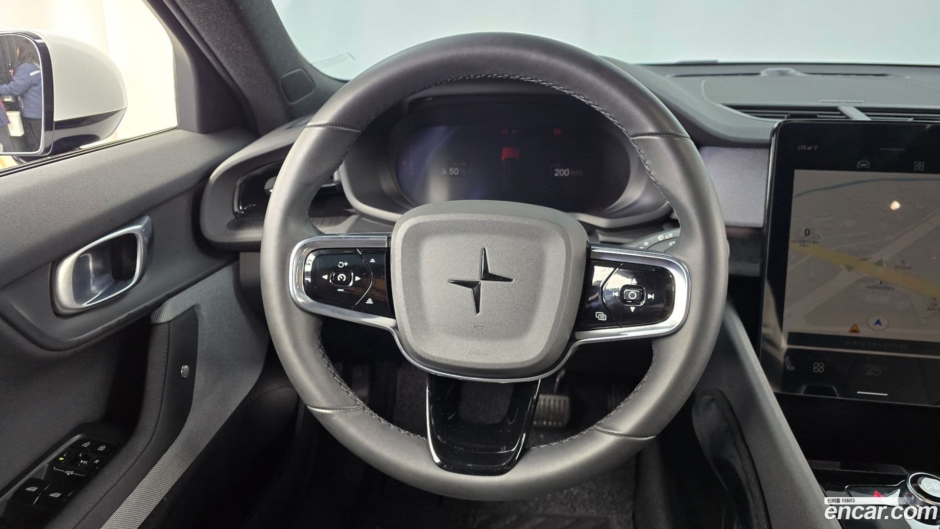 Main__Slider__Photo:Polestar 2 Polestar 2022.6-12