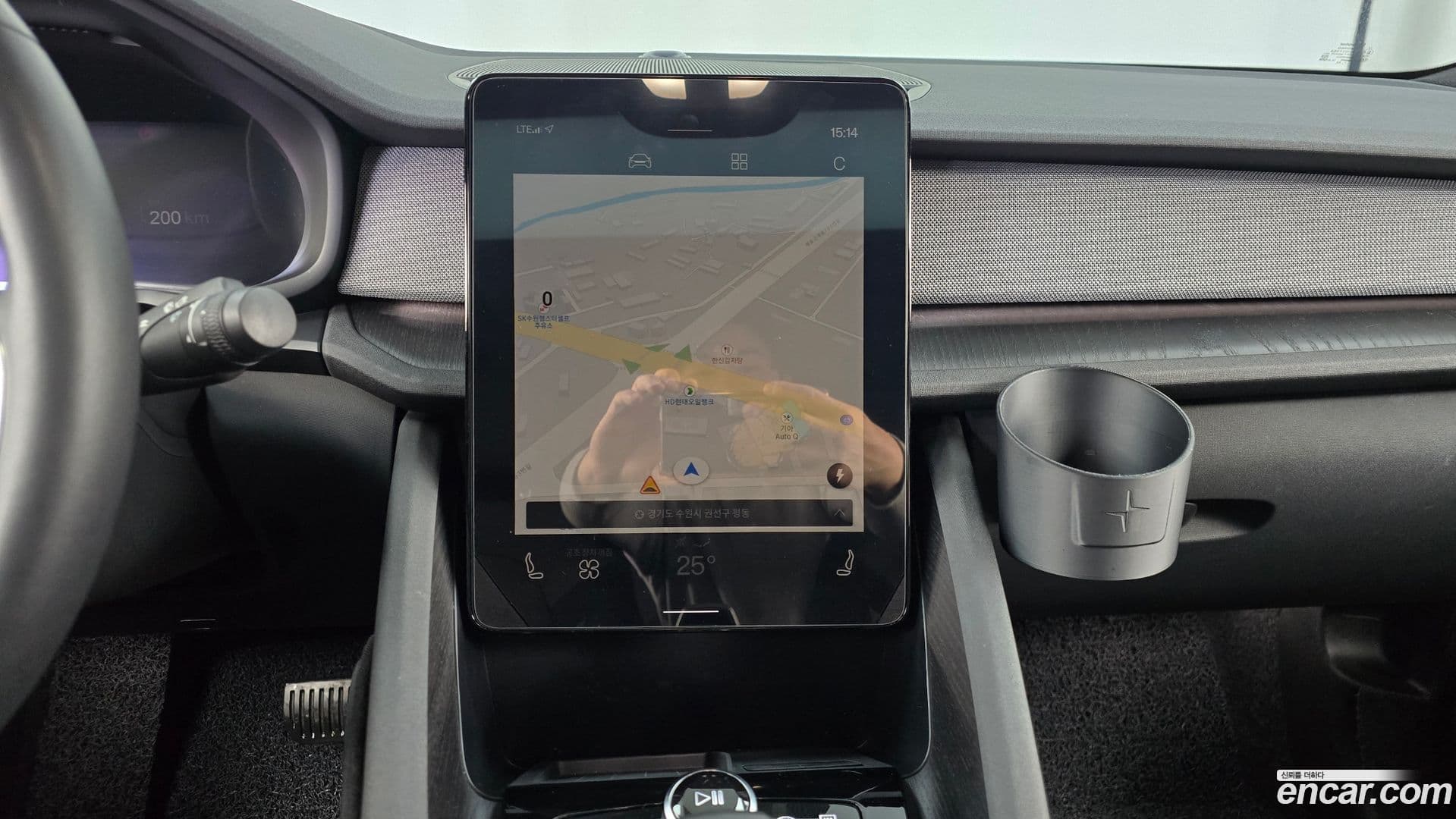 Main__Slider__Photo:Polestar 2 Polestar 2022.6-13