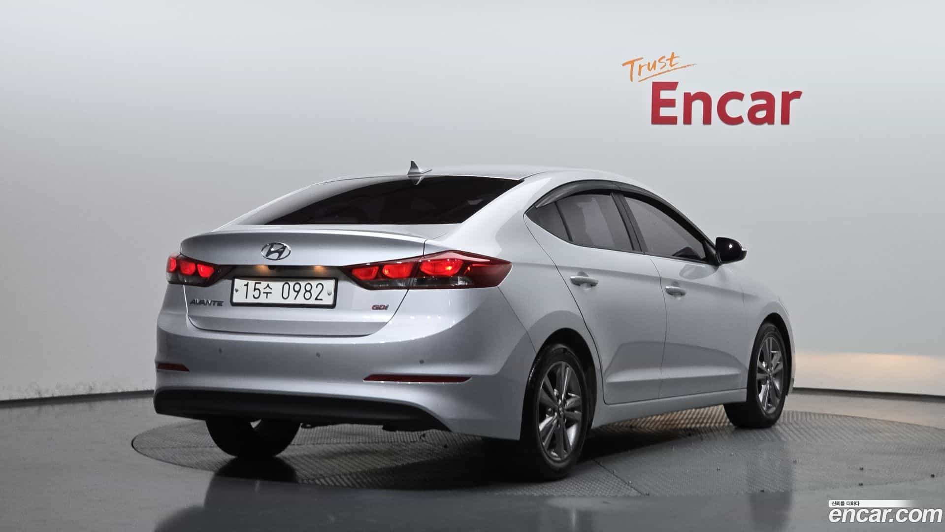 AVANTE Hyundai 2015.10-OUTER-002