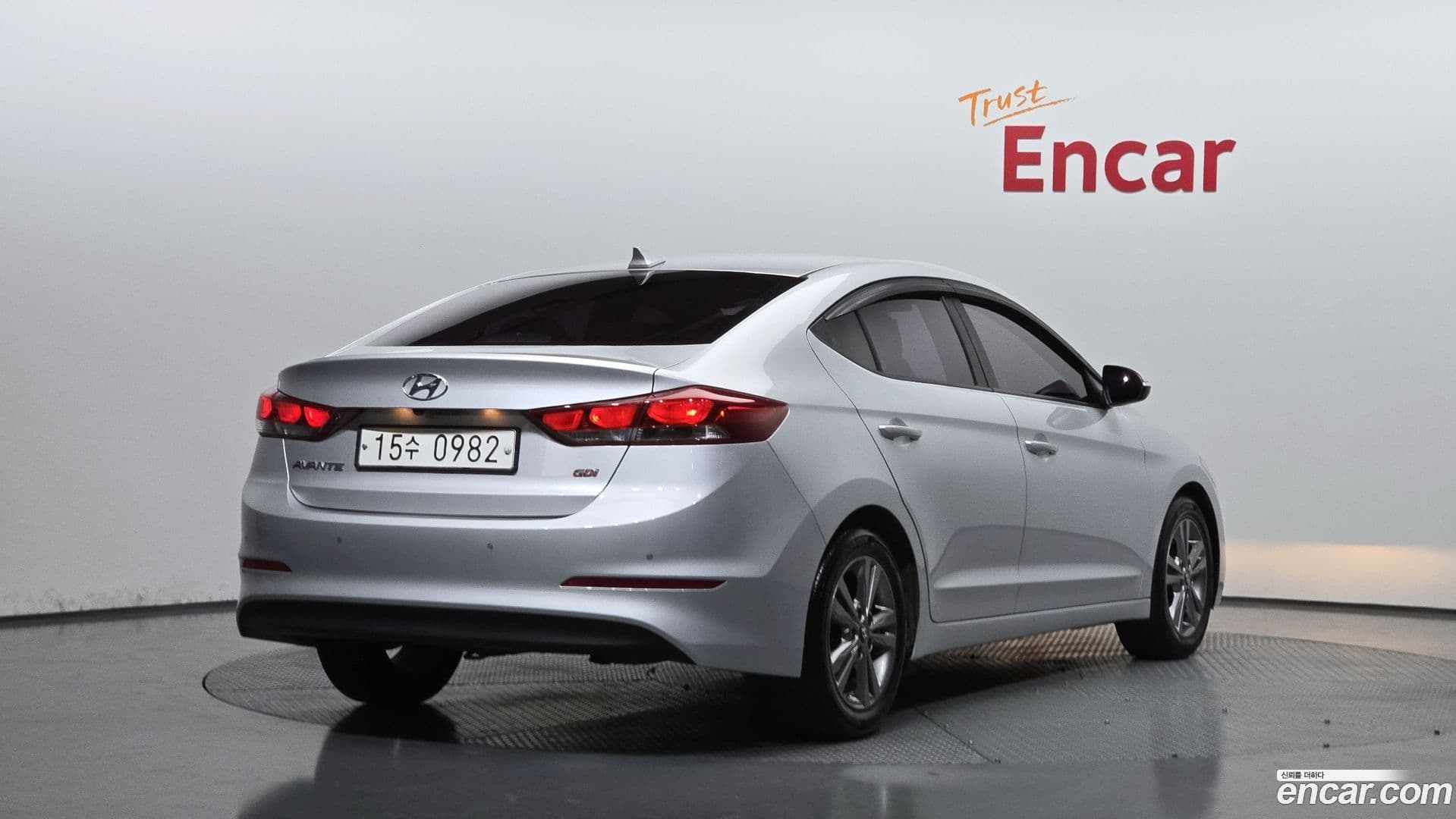 Main__Slider__Photo:AVANTE Hyundai 2015.10-1