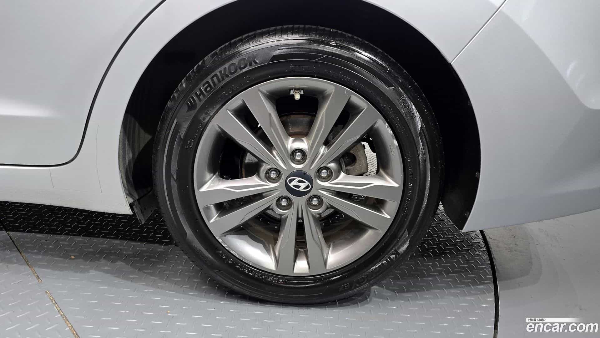 AVANTE Hyundai 2015.10-OUTER-005