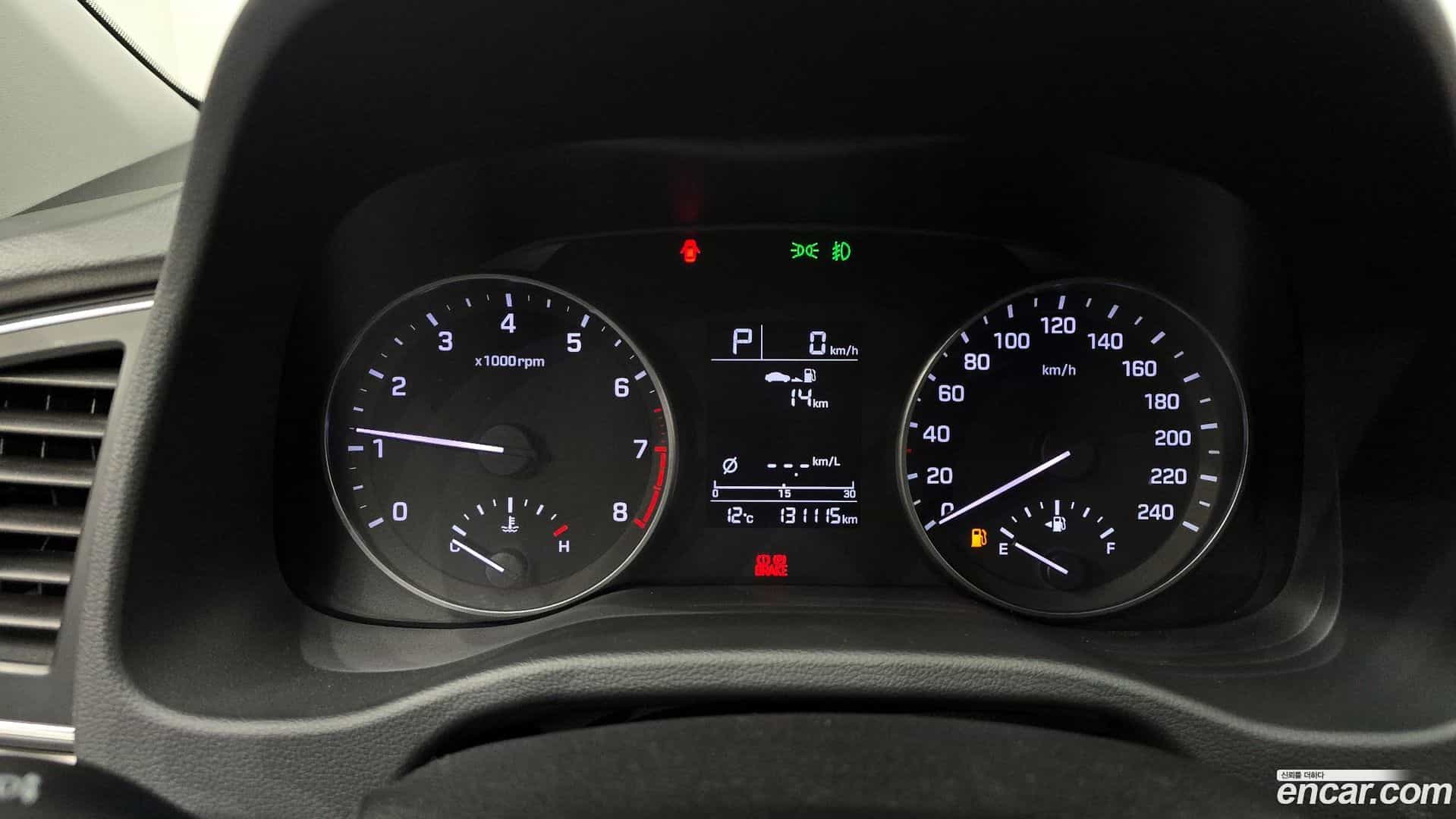 AVANTE Hyundai 2015.10-INNER-008