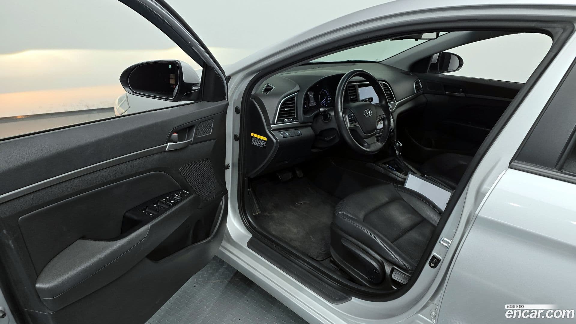 Main__Slider__Photo:AVANTE Hyundai 2015.10-9