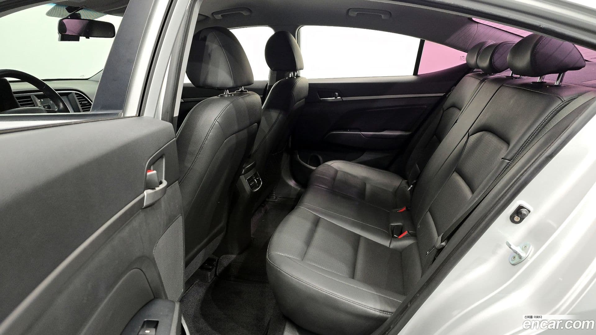 Main__Slider__Photo:AVANTE Hyundai 2015.10-12